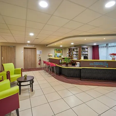Seniors Les Essentielles Apartment